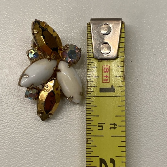 Vintage Earrings Vintage Milk Stone Clip on Retro Style Clip on Earrings - Picture 3 of 5